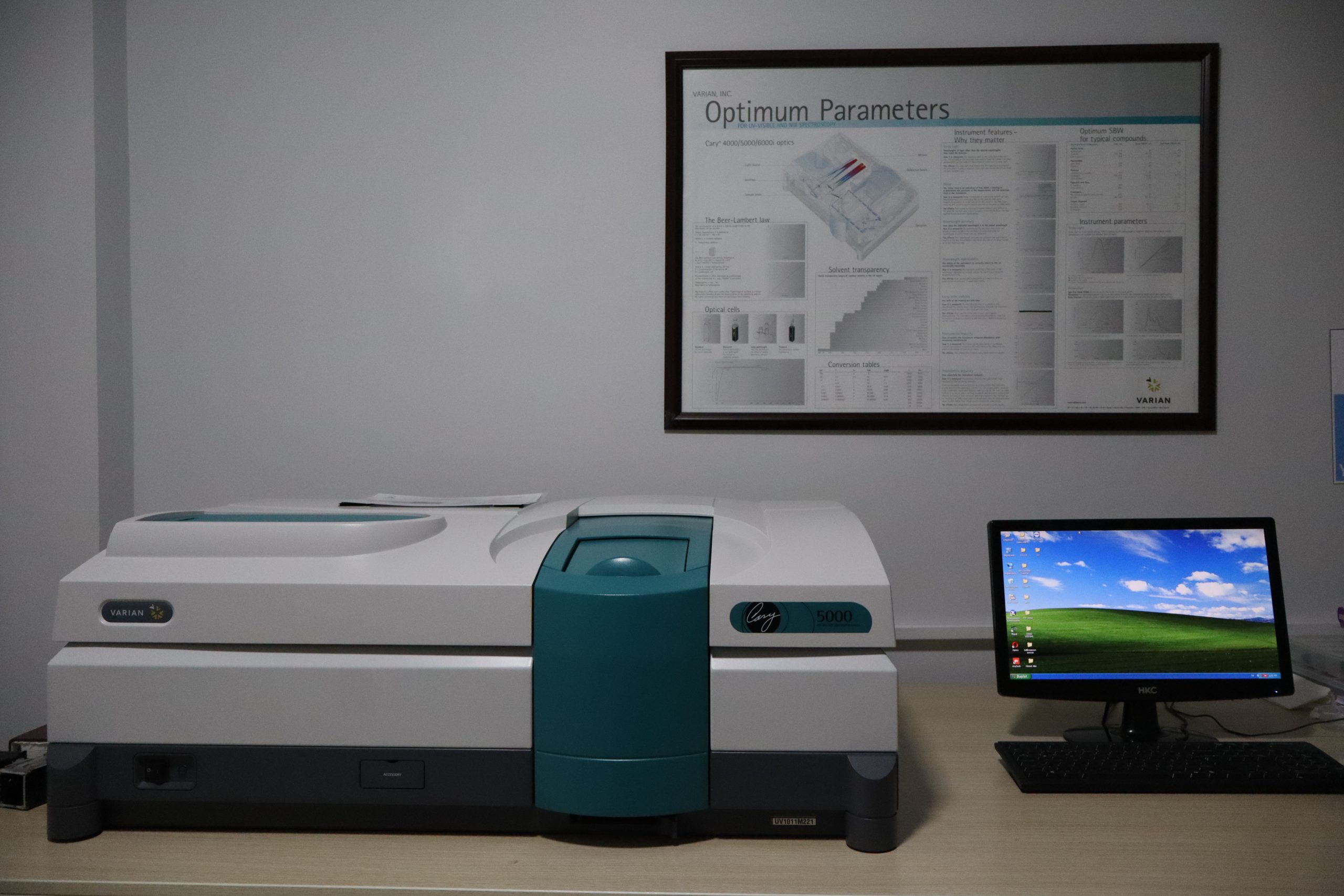 Varian UV-VIS-NIR Spektrofotometre (Optik Karakterizasyon)