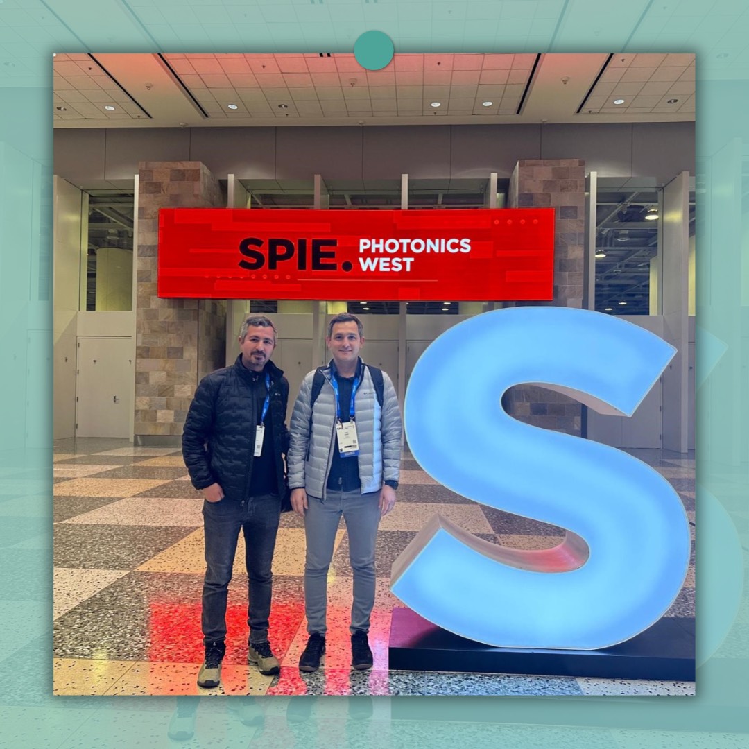 Our Center Director, Assoc. Prof. Dr. İlkay Demir, and our researcher, Assoc. Prof. Dr. İsmail Altuntaş, attended SPIE Photonics West, which was held in the USA from January 28-30, 2025.