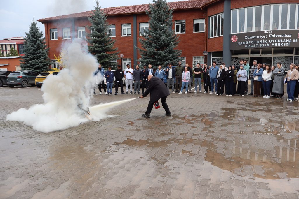 CÜNAM'da Yangın Güvenliği Eğitimi ve Uygulamalı Tatbikat Gerçekleştirildi! 🚒
